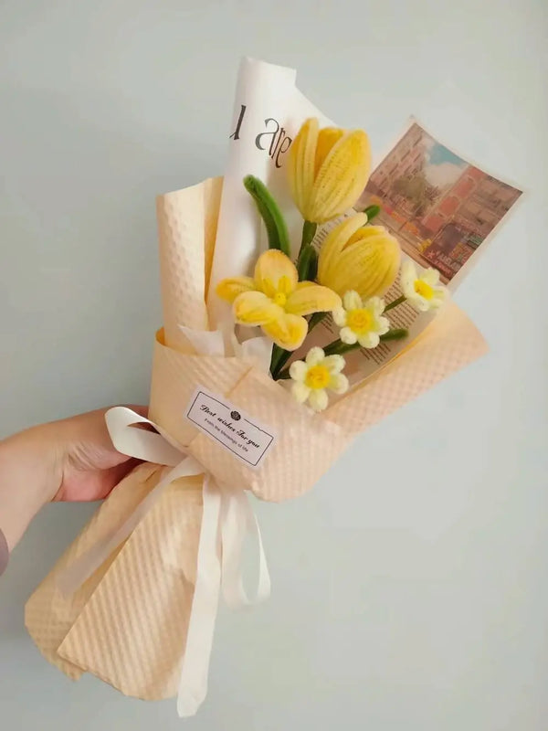 small yellow tulip bouquet
