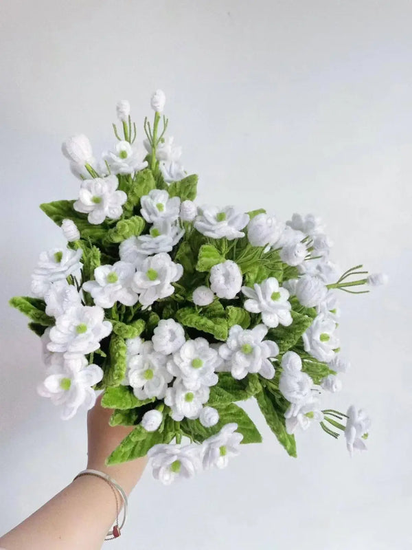 white jasmine wedding bouquet for bride
